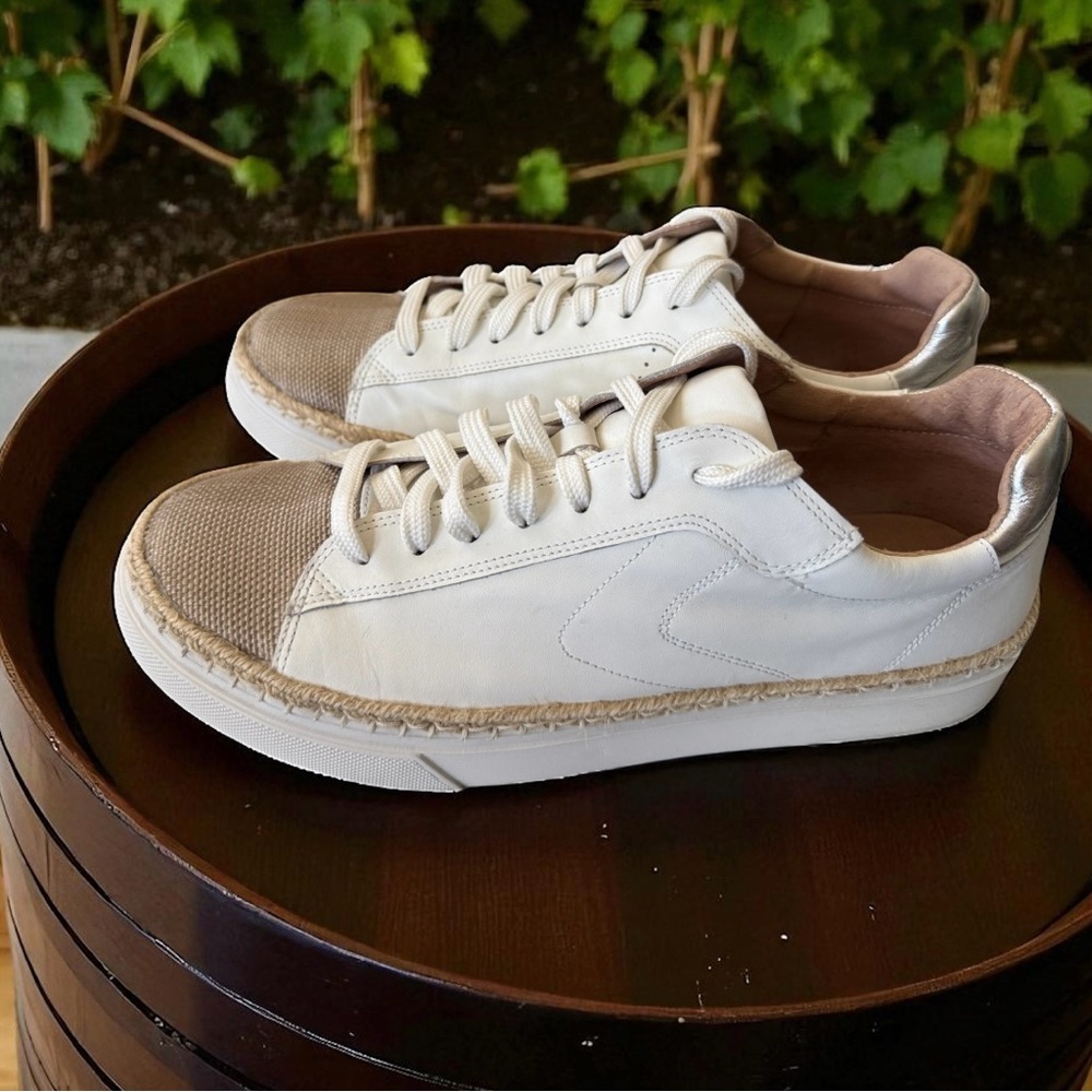 Caslon women’s White leather & Tan and silver accent, size 11